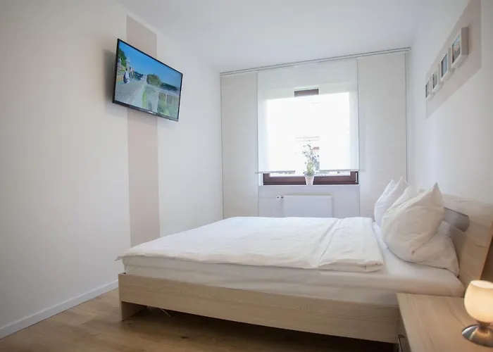 Welcome In - In Met Balkon En Zwembad * 빈터베르크