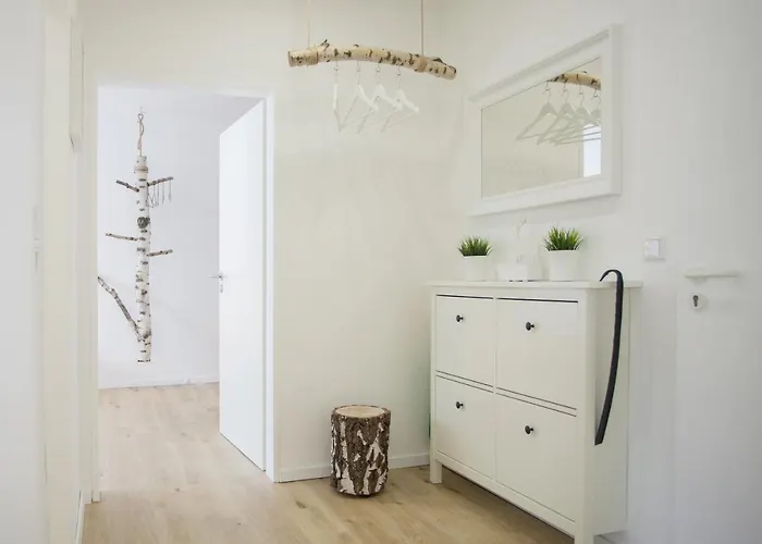 Welcome In - In Met Balkon En Zwembad