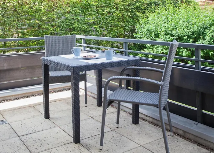 Welcome In - In Met Balkon En Zwembad